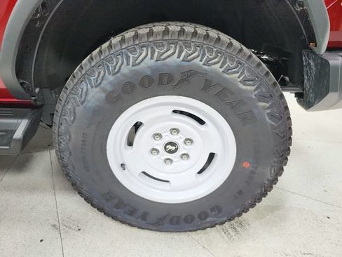Used 2025 Ford Bronco Heritage Edition AWD/4WD image 13