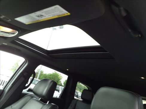 Used 2022 Jeep Grand Cherokee Limited image 7