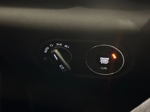 Used 2024 Maserati Levante GT Ultima image 32