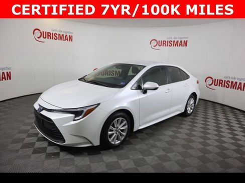 Used 2024 Toyota Corolla LE w/ LE Convenience Package FWD image 4