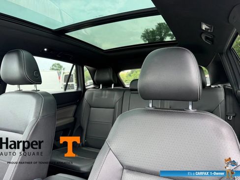 Used 2022 Volkswagen Atlas Cross Sport SE w/ Panoramic Sunroof Package FWD image 12