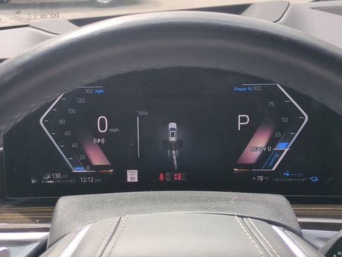 Used 2025 BMW X5 xDrive50e image 31