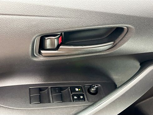 Used 2025 Toyota Corolla LE image 16