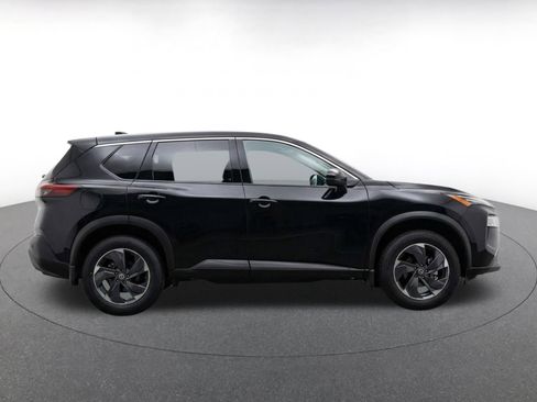 Used 2025 Nissan Rogue SV AWD/4WD image 10