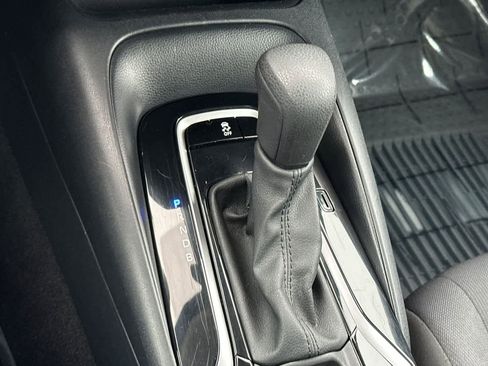 Used 2022 Toyota Corolla LE image 20