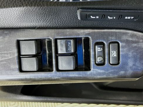 Used 2017 Toyota RAV4 Platinum image 22