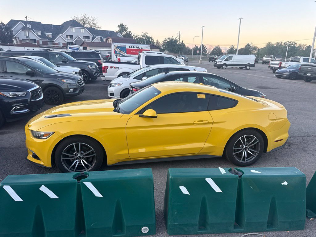 Used 2016 Ford Mustang Premium RWD image 8
