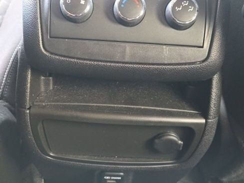 Used 2016 GMC Acadia SLE image 24