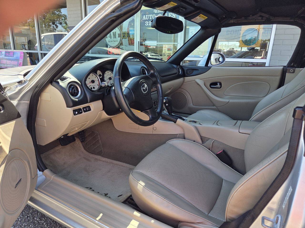 Used 2005 MAZDA MX-5 Miata LS RWD image 10