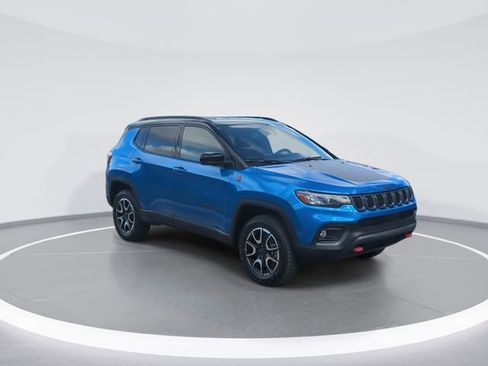 New 2026 Jeep Compass Trailhawk image 2