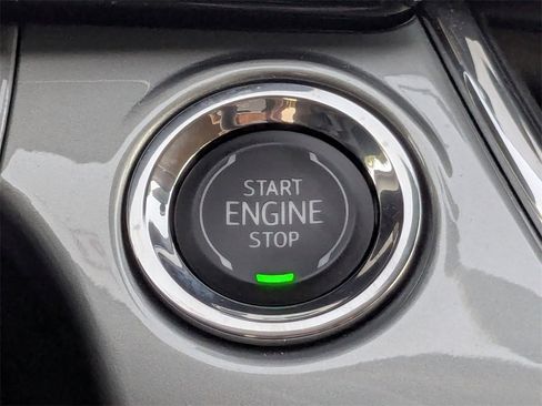 Certified 2025 Chevrolet Trax LT image 31