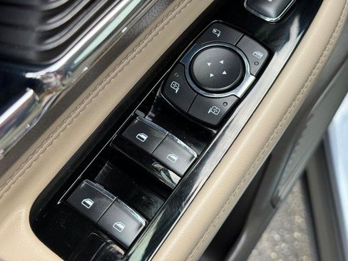 Used 2022 Lincoln Corsair AWD w/ Equipment Group 101A image 22