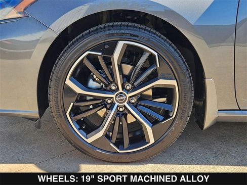 New 2025 Nissan Altima 2.5 SR image 28