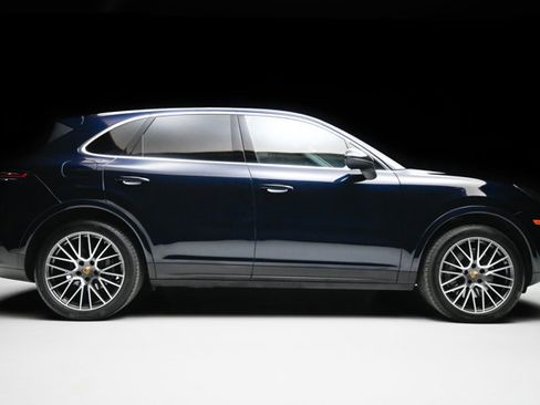 Used 2022 Porsche Cayenne S image 26