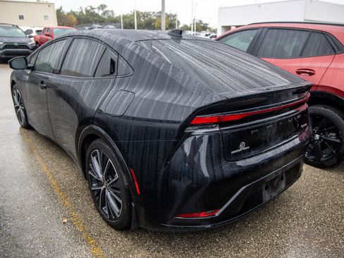 Used 2024 Toyota Prius XLE image 9