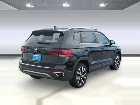 Used 2022 Volkswagen Taos SE FWD image 9