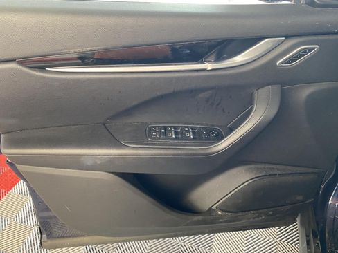 Used 2020 Maserati Levante AWD/4WD image 19