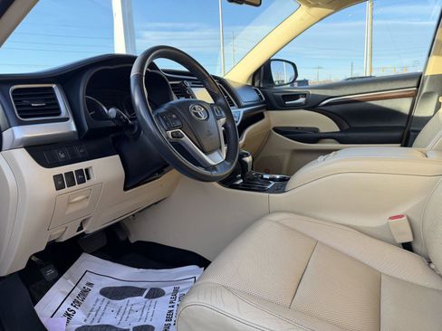 Used 2015 Toyota Highlander Limited image 12