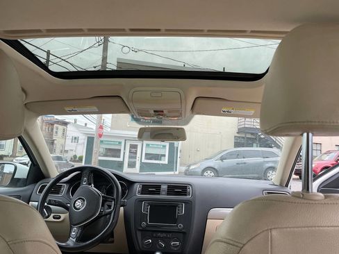Used 2018 Volkswagen Jetta SE FWD image 11