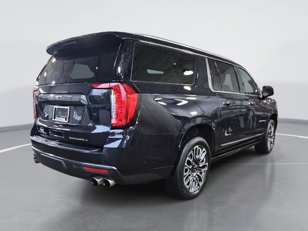 Used 2023 GMC Yukon XL Denali Ultimate w/ LPO, Floor Liner Package AWD/4WD image 3