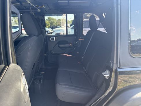 Used 2021 Jeep Wrangler Unlimited Sport image 12