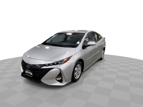 Used 2021 Toyota Prius Prime Limited image 6