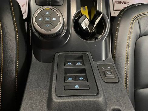 New 2024 Ford Bronco Badlands image 22