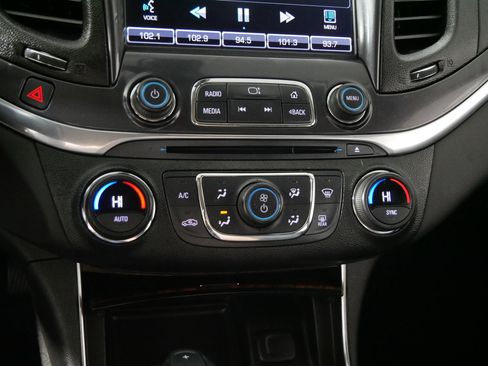Used 2015 Chevrolet Impala LT w/ Convenience Package FWD image 23