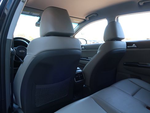 Used 2017 Kia Sportage EX image 30