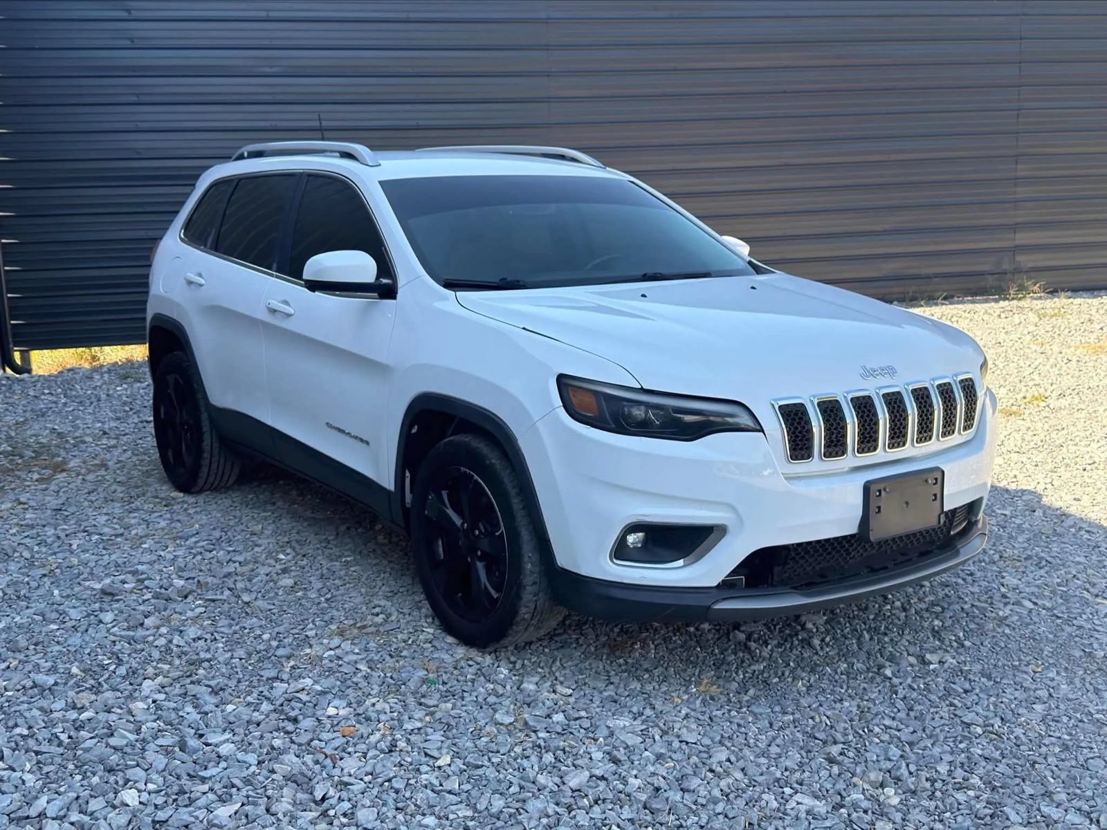 Used 2019 Jeep Cherokee Limited FWD image 3