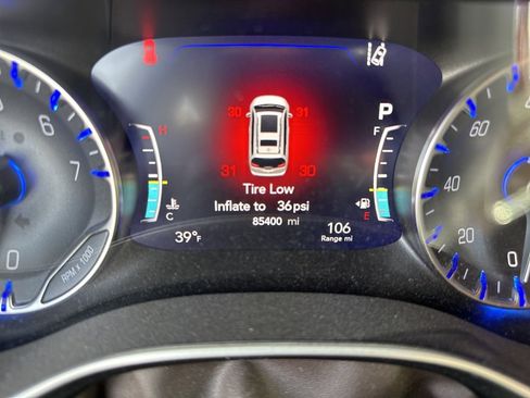 Used 2021 Chrysler Pacifica Touring-L image 10