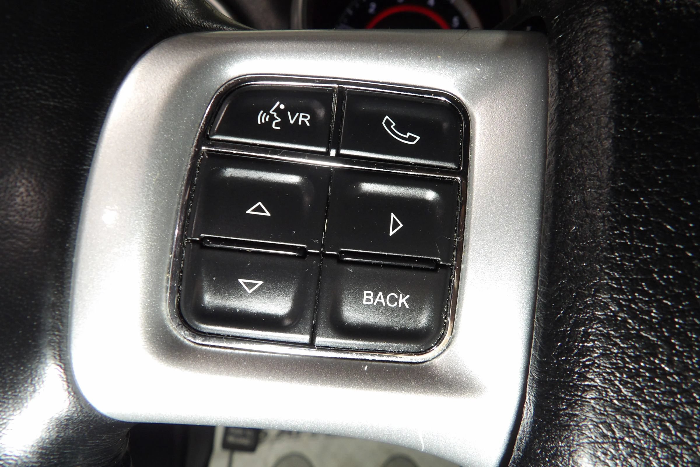 Used 2019 Dodge Journey SE w/ Connectivity Group FWD image 19