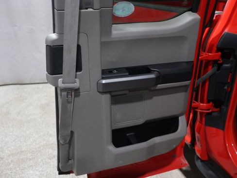 Used 2019 Ford F150 XLT w/ Trailer Tow Package image 23