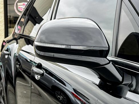 Used 2017 Bentley Bentayga image 48