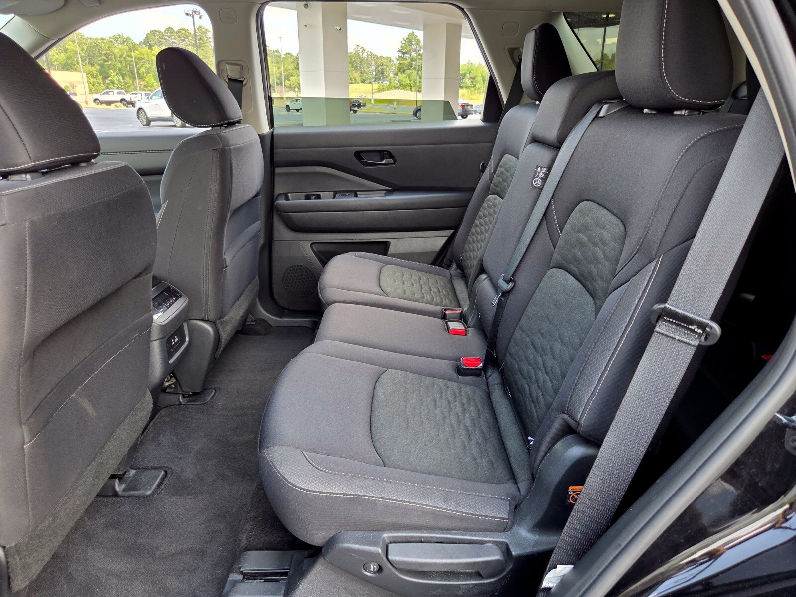 Used 2025 Nissan Pathfinder SV AWD/4WD image 12
