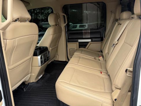 Used 2019 Ford F250 Lariat w/ Chrome Package image 13