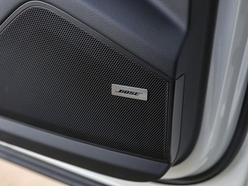 New 2025 Porsche Cayenne image 28