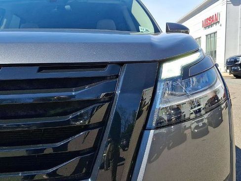 Certified 2022 Nissan Pathfinder SV w/ SV Black Package image 11