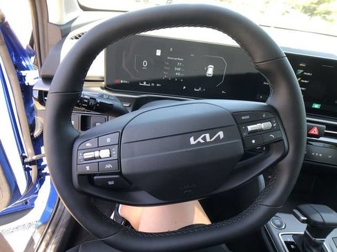New 2026 Kia Sportage SX FWD image 15