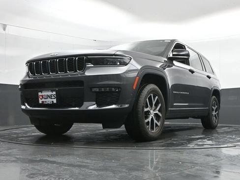 Used 2024 Jeep Grand Cherokee L Limited w/ Luxury Tech Group II AWD/4WD image 45