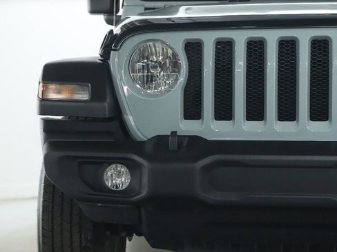 Used 2023 Jeep Wrangler Sport AWD/4WD image 6