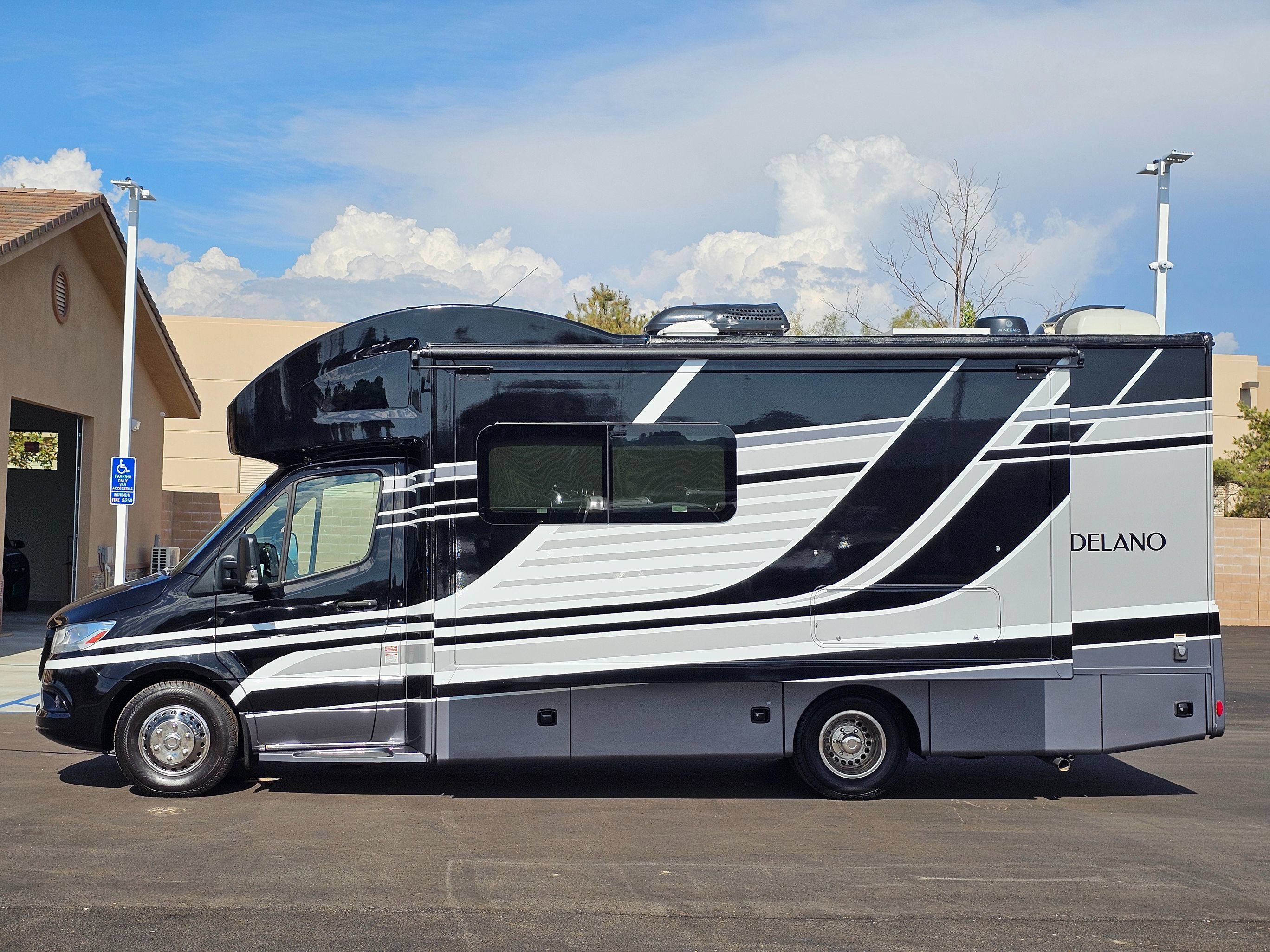 Used 2022 Mercedes-Benz Sprinter 3500 w/ Acoustic Package image 5