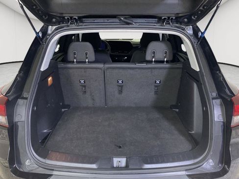Used 2025 Chevrolet TrailBlazer LT AWD/4WD image 9