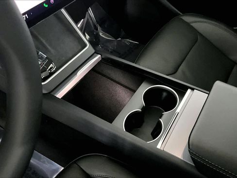 Used 2026 Tesla Model Y AWD image 15