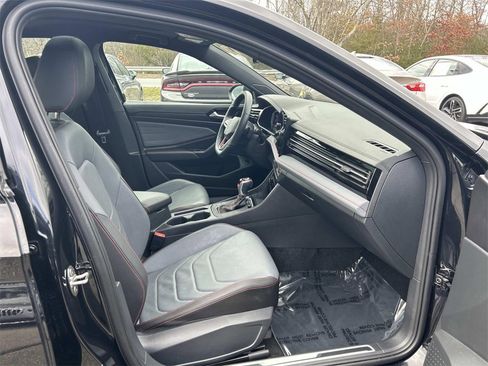 Used 2025 Volkswagen Jetta GLI Autobahn image 17