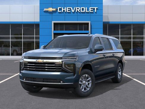 New 2026 Chevrolet Suburban LT w/ Comfort Package AWD/4WD image 18