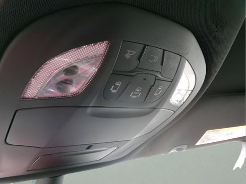 Used 2025 Chrysler Pacifica Select FWD image 15