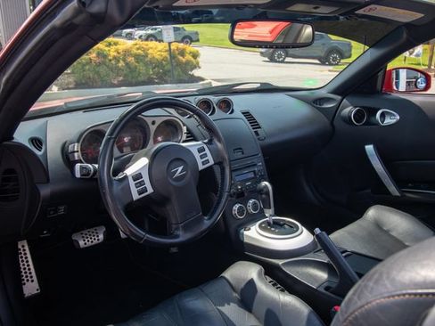 Used 2006 Nissan 350Z Touring RWD image 13