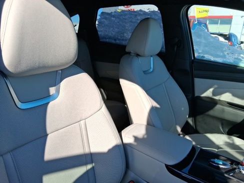 Used 2025 Hyundai Tucson Limited image 10