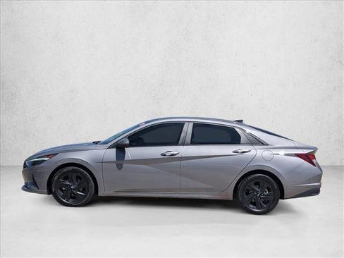 Used 2021 Hyundai Elantra SEL w/ Cargo Package FWD image 9